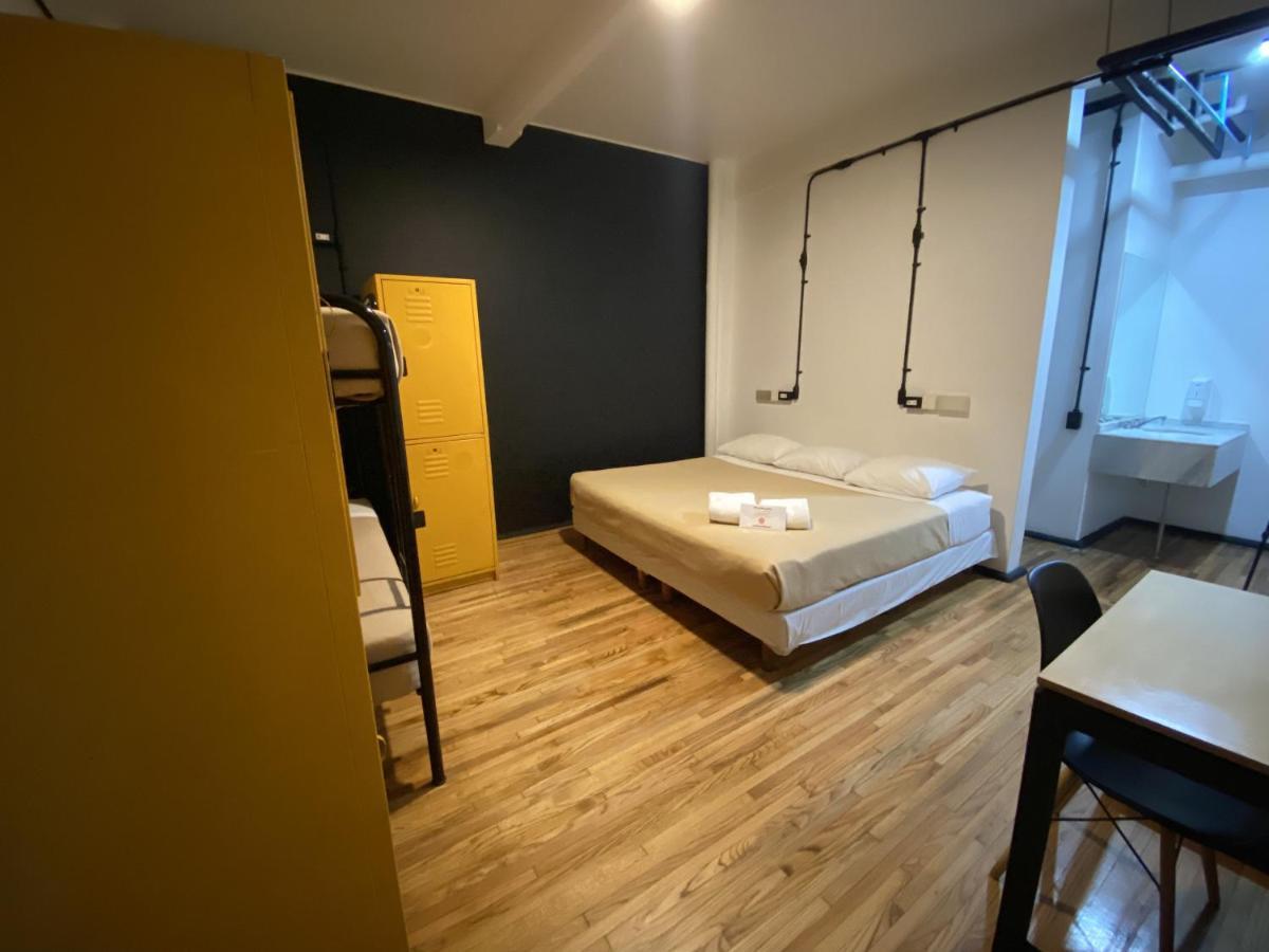 Mundo Joven Catedral Hostel *