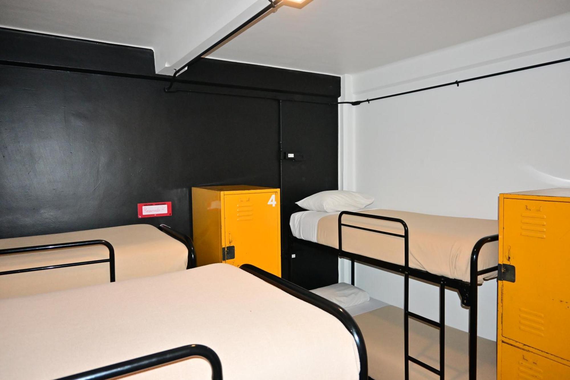 Mundo Joven Catedral Hostel *